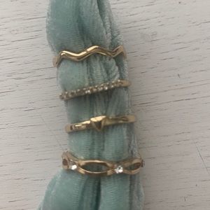 Gold rings (4 rings)